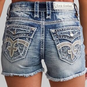 NeW 🎸ROCK REVIVAL🤘 GWENDALYN SEQUINED EMBELLISHED EMBROIDERED EASY SHORTS 28